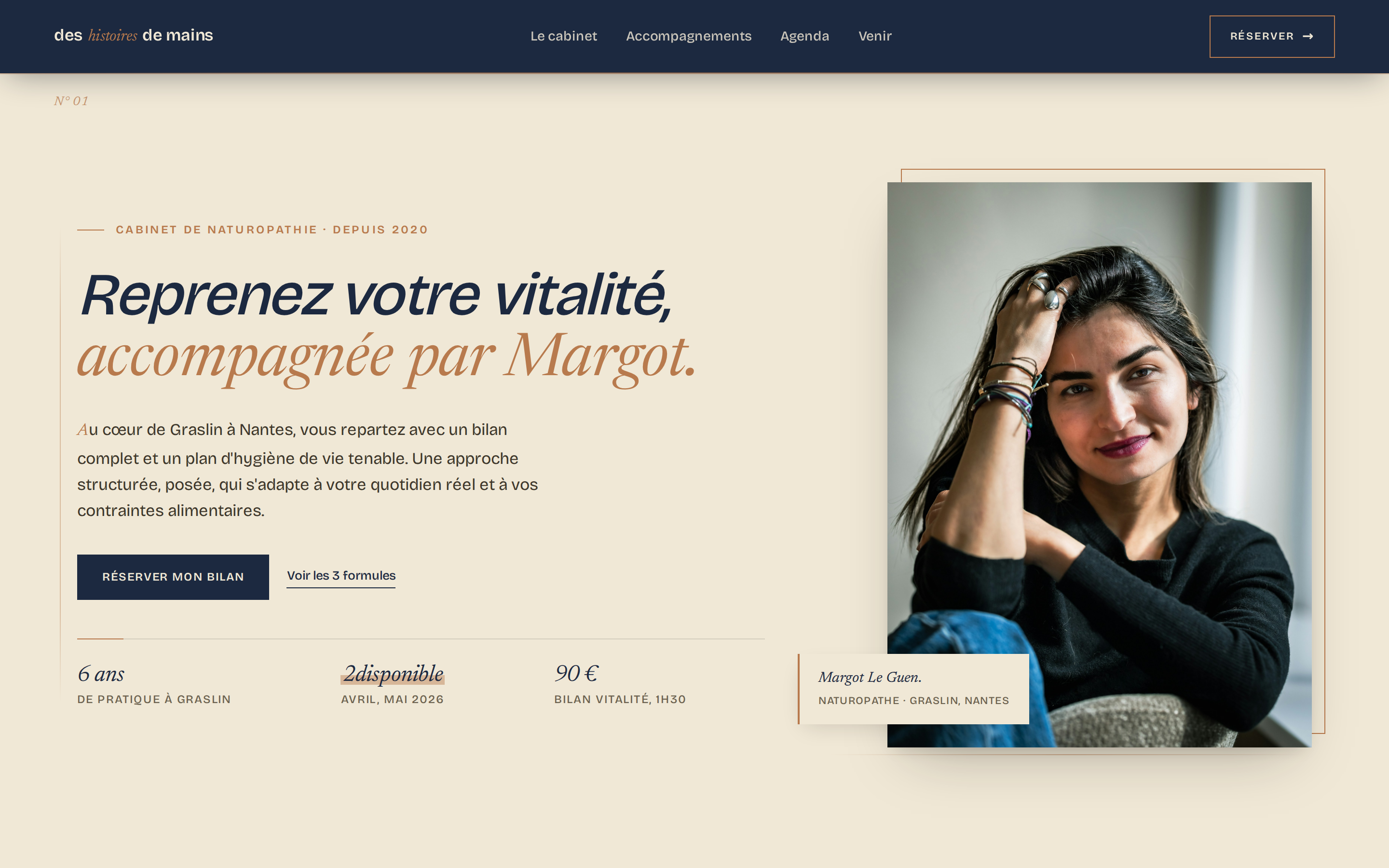 Site de Histoires de Mains sur ordinateur