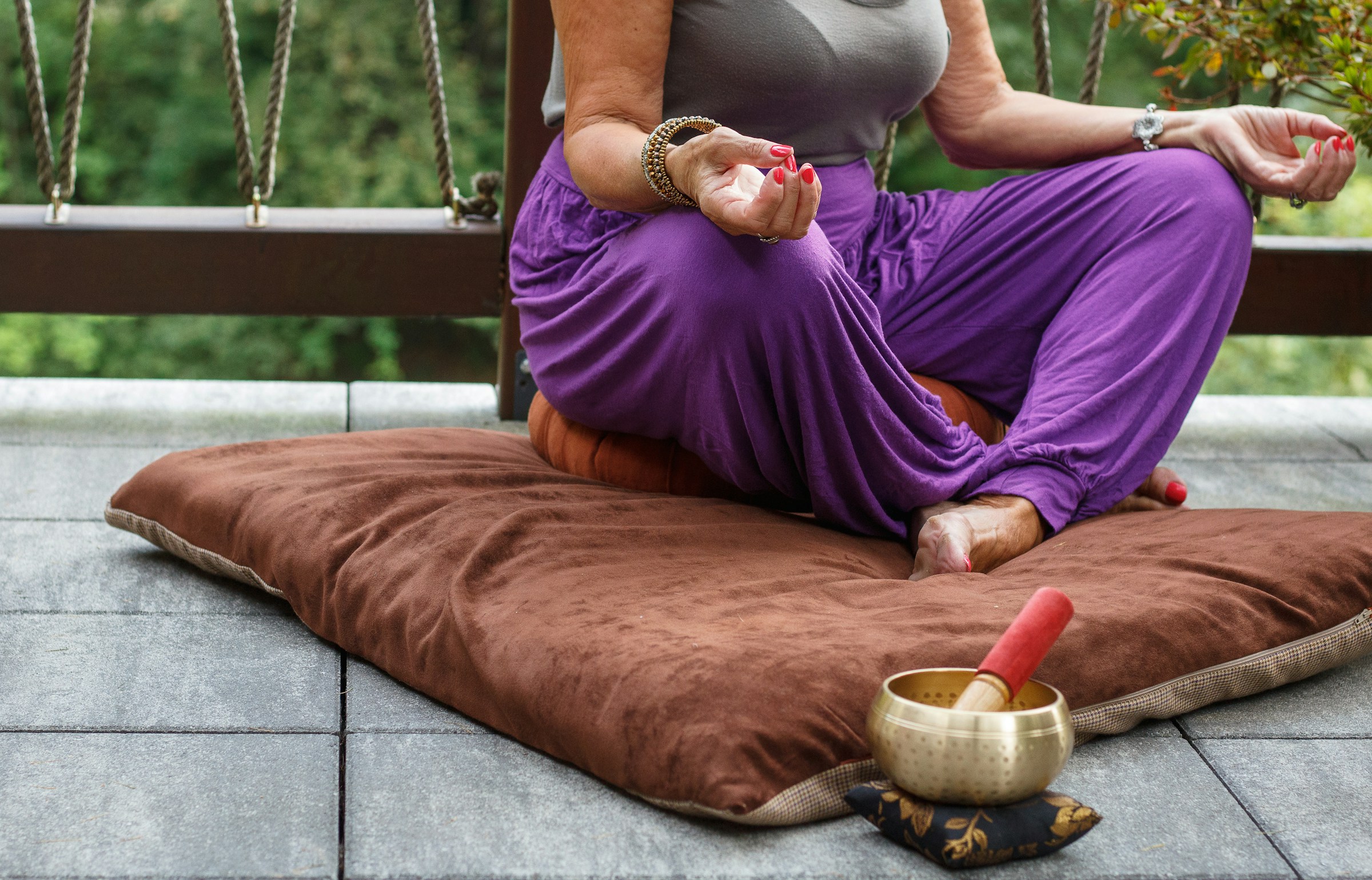 Coussin de méditation et ambiance feutrée